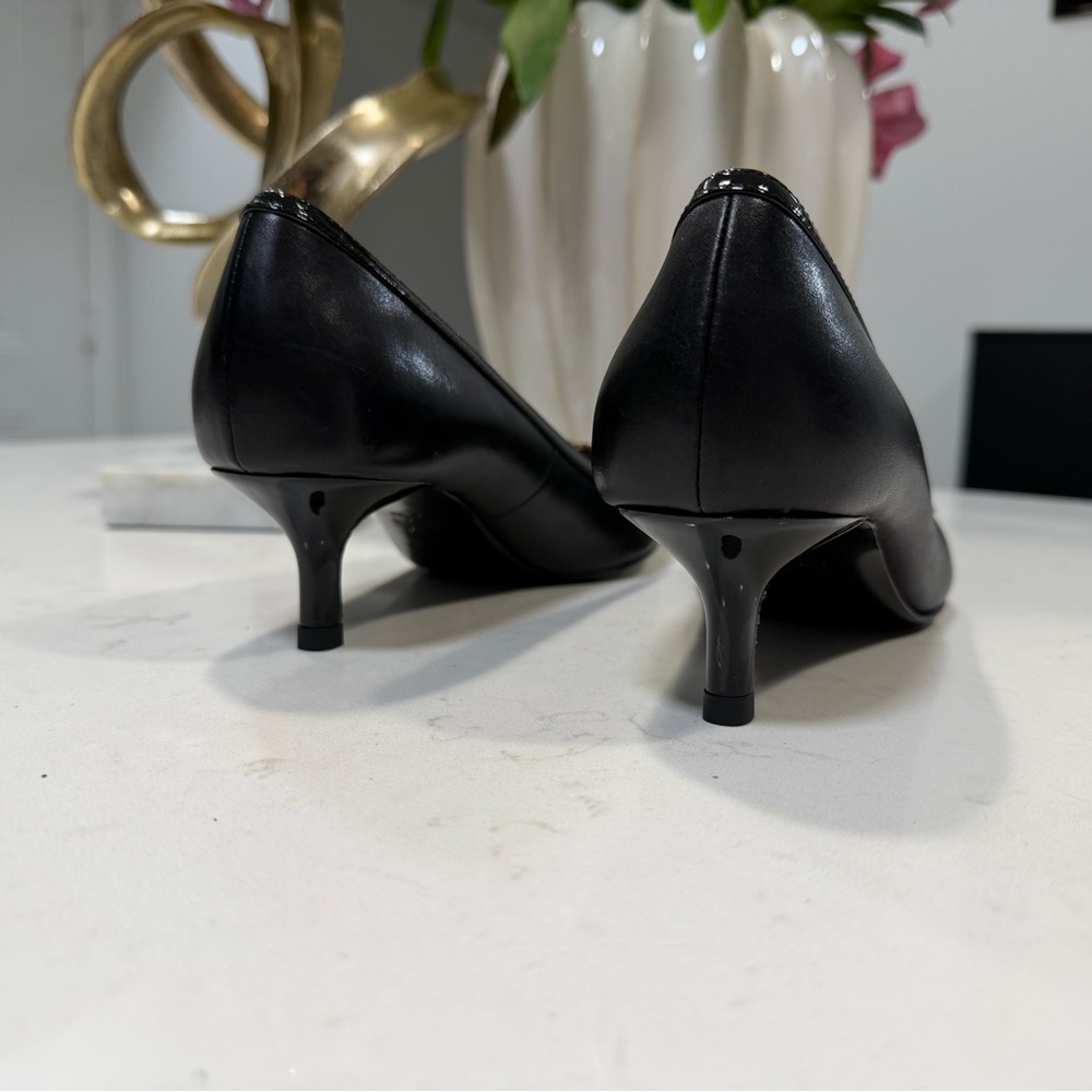 Tory Burch Vintage Leather Pointed Heels Size 6.5 Designer Pumps - Picture 4 of 7